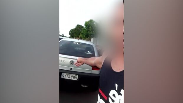 Motorista Her I Joga Carro Em Bandidos Ap S Assalto E Grito Por