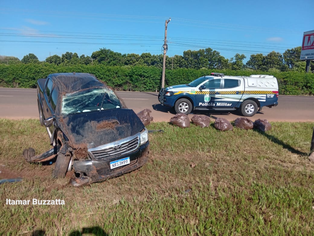 Retorno Em Local Proibido Causa Acidente E Capotamento Na Gury Marques