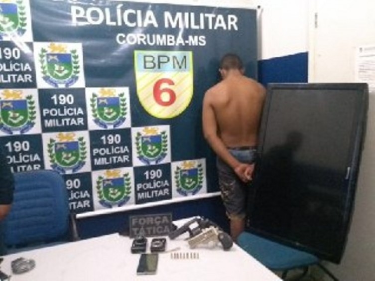 Homem Tenta Fugir Da Pol Cia E Acaba Desmascarado Pelo Pr Prio Pai