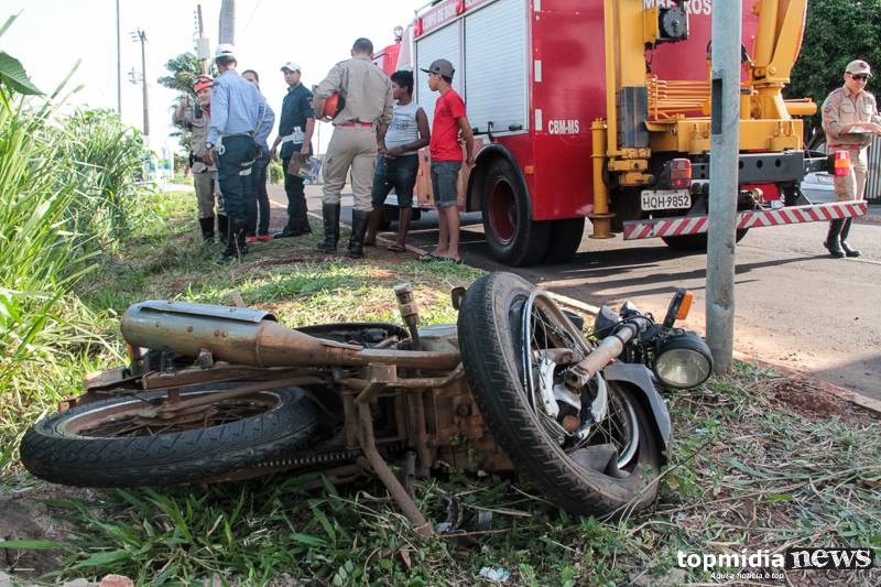 Pneu De Moto Estoura E Motociclista Vai Parar Em C Rrego Da Capital