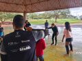 Iniciativa oferece aulas de futsal e v&ocirc;lei no Parque Ayrton Senna e ajuda a afastar jovens do sedentarismo e do excesso de telas.