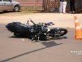 Mulher sofreu sangramento na cabe&ccedil;a e fratura na perna; motorista foi agredido por populares antes de ser preso.