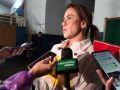 Senadora afirmou que percebe "algo muito estranho no ar" nesta elei&ccedil;&atilde;o e disse que pol&iacute;ticos brasileiros estimulam press&atilde;o externa sobre o Pa&iacute;s.