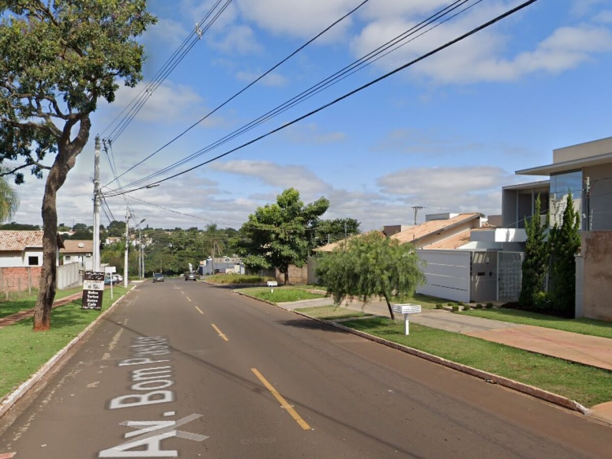 Mulher bêbada e pelada bate carro em BMW e acaba presa em Campo Grande -  Portal TOP Mídia News