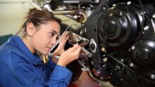 Campo Grande abre inscrições para 1º curso de mecânica básica de motos para mulheres
