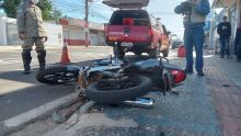 Jovem sem CNH bate motocicleta na Vila Bandeirantes (vídeo)