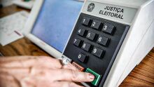 Pesquisa aponta que 73% dos brasileiros confiam nas urnas eletrônicas