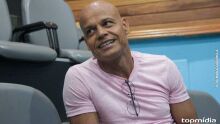 Ex-jogador de times como Santos e Corinthians, Robert fala sobre sua vida em Campo Grande (vídeo)
