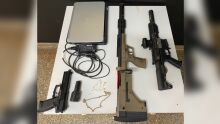 Dupla é presa com armas de brinquedo furtadas em Mundo Novo