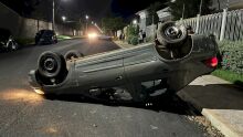 Motorista bate em carro e capota em Nova Andradina