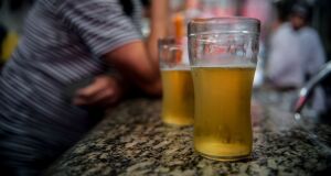 O pai dos jovens foi chamado para ir ao local e pagar a conta