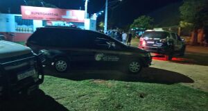Menino estava acompanhado da companheira e seguia a caminho de casa quando foram surpreendidos
