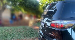 V&iacute;tima terminava o almo&ccedil;o com a fam&iacute;lia quando dois atiradores invadiram o local