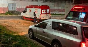 V&iacute;tima de aproximadamente 30 anos estava ca&iacute;da perto do est&aacute;dio Arthur Marinho