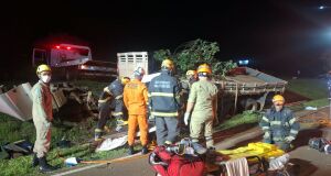 Israel de Souza Ara&uacute;jo faleceu ainda no local do capotamento; motorista foi socorrido com ferimentos pelo corpo