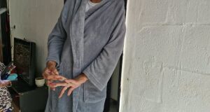 Joyce Alves afirma que profissionais da Maternidade C&acirc;ndido Mariano relacionaram a morte do beb&ecirc; ao cigarro e levantaram suspeitas sobre uso de drogas