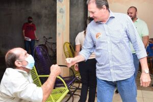 Candidatos a prefeito usam o sábado para carreatas e adesivagem em Campo Grande