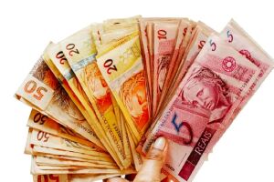 Salário mínimo deve chegar a R$ 1.087,84 em 2021