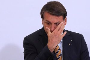 Salário mínimo deve subir para R$1.100 a partir de primeiro de janeiro, diz Bolsonaro