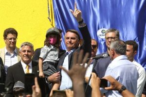 'Não vou tomar a vacina e ponto final', diz Bolsonaro