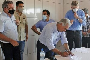 Azambuja autoriza pavimentação e promove conexão rodoviária entre Rio Verde, Pantanal e Bonito