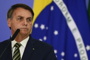 Bolsonaro quer exigir termo de responsabilidade para quem for tomar vacina