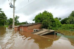 Casas ficaram inundadas com a intensidade das chuvas