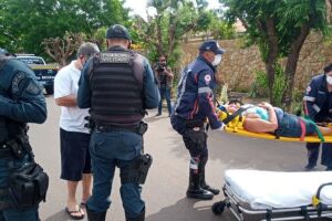 Acidente entre bicicleta elétrica e carro termina com mulher ferida em Três Lagoas