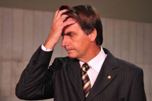 Gastos do Governo Bolsonaro poderiam pagar 247 mil auxílios emergenciais, diz deputado