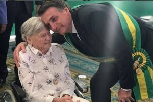 Dona Olinda tem 93 anos e mora em Eldorado Paulista