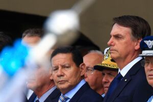 Tô nem aí: Bolsonaro exclui Mourão de reunião e vice diz que 'não ficou incomodado'