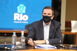 Prefeito do Rio pede para não comprar ingressos de carnaval clandestino: 'não sejam otários'
