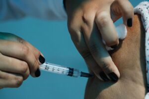 Vacinômetro: MS aplica mais de 125 mil doses e fica entre os cinco estados que mais vacinaram