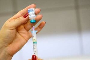 MS precisa de novas doses de vacina contra a covid-19 para continuar imunização de novos grupos