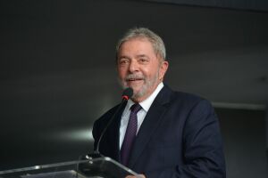 Decisão devolve direitos políticos de Lula