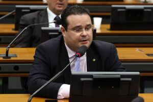 'Bolsonaro se afunda na obsessão por 2022', dispara Fábio Trad
