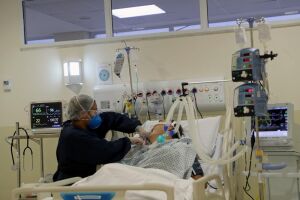 Dia mais cruel: MS registra mais 42 mortes e pacientes em leitos improvisados