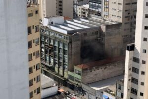 Incêndio atinge prédio da Folha de São Paulo