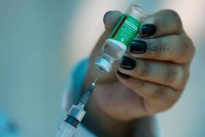 Saúde espera receber 4 milhões de vacinas AstraZeneca em maio