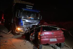Motorista bate de frente com carreta boiadeira e morre em Nova Andradina