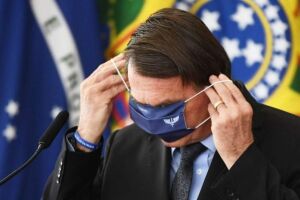Bolsonaro xinga e ameaça agredir senador Randolfe Rodrigues em áudio