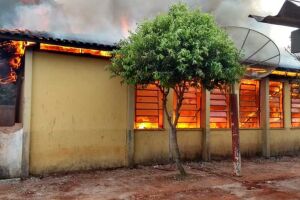 Incêndio atinge escola de MS que passava por reformas