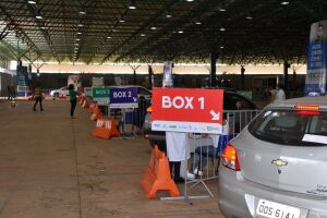 Vacinação contra covid no Albano Franco começa com grande procura em Campo Grande