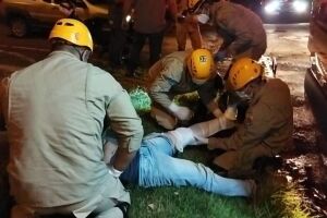 Motociclista invade preferencial e fica ferido em Dourados