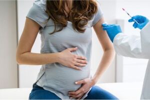 Pfizer anuncia que vacinas para grávidas serão testadas 'em breve'