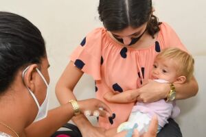 Prazo para vacinar crianças de 6 meses a menores de 6 anos contra gripe é estendido