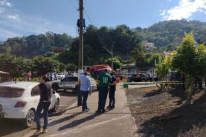 Jovem mata crianças em escola de Santa Catarina