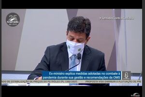 Mandetta iniciou depoimento falando sobre o histórico da pandemia no Brasil