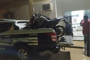 Vídeo: autônomo agredido em assalto no Caiobá recupera moto