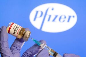 Covid: Pfizer pede inclusão em bula da indicação de vacina para crianças